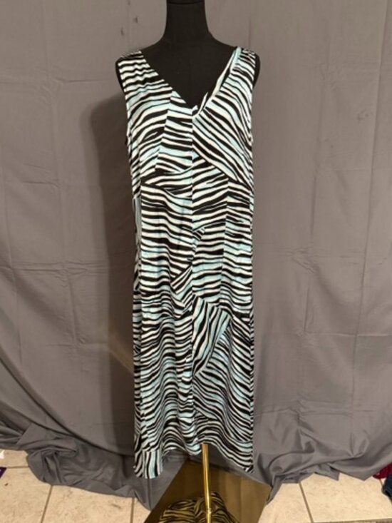 Dkny Dresses & Skirts - DKNY Animal Inspired Dress Size M